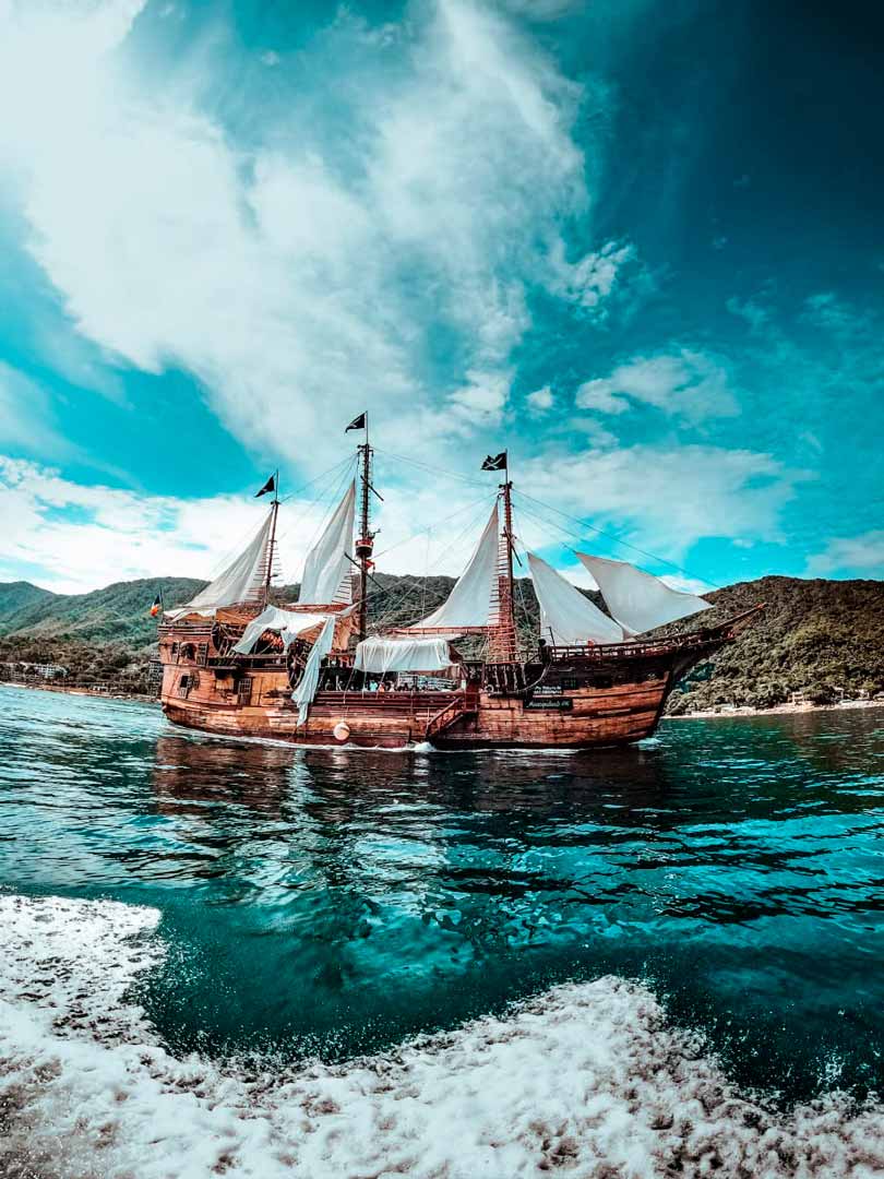 Puerto-Vallarta-Night-Tours-Pirates-Of-The-Bay-Ship-Boat-04